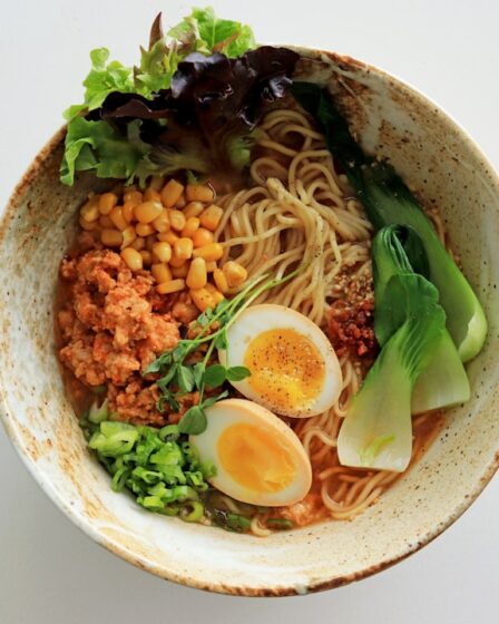 découvrez les délices de la cuisine asiatique : un voyage culinaire aux saveurs uniques, entre plats traditionnels et recettes modernes. explorez les ingrédients frais et les techniques authentiques qui font de chaque repas une expérience inoubliable.