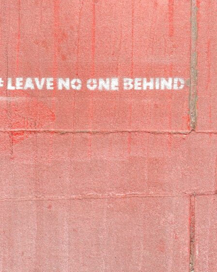 découvrez la force de la solidarité, un principe fondamental qui unit les individus et les communautés. explorez comment l'entraide et la compassion peuvent transformer des vies et renforcer les liens sociaux.