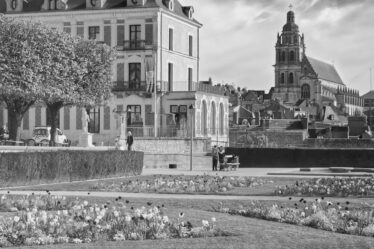 découvrez l'univers fascinant de diana blois, une artiste talentueuse qui allie passion et créativité. plongez dans ses œuvres uniques et laissez-vous inspirer par son parcours exceptionnel.