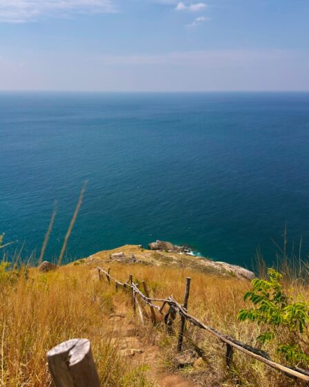 découvrez les îles de thaïlande, un paradis tropical où plages de sable blanc, eaux cristallines et paysages à couper le souffle vous attendent. explorez la beauté sauvage et la culture fascinante de ces destinations enchanteresses. planifiez votre évasion idéale en thaïlande dès aujourd'hui !