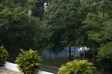 découvrez les trésors cachés qui s'épanouissent à travers le monde, des paysages enchanteurs aux cultures méconnues, et partez à l'aventure pour explorer des joyaux inexplorés.