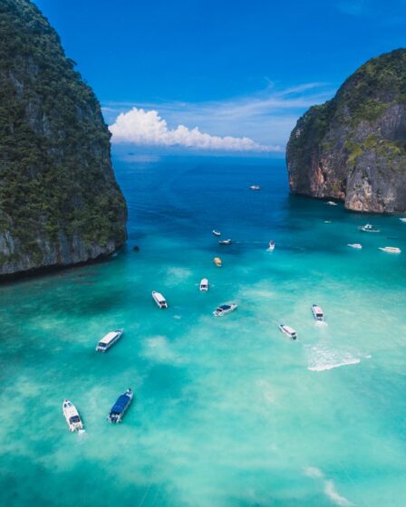 découvrez la beauté envoûtante de la thaïlande, un pays riche en culture, plages paradisiaques et gastronomie délicieuse. explorez les temples majestueux, savourez des plats typiques et plongez dans l'hospitalité chaleureuse des thaïlandais. votre aventure en asie commence ici!