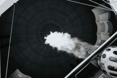 découvrez les enjeux et les procédures de sécurité liés aux menaces de bombe. informez-vous sur les mesures à prendre en cas d'urgence et sur la manière dont les autorités réagissent face à ce type de menace.