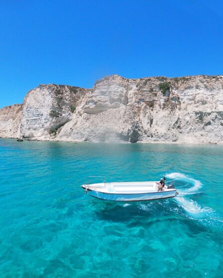 découvrez les trésors de la crète, une île grecque riche en histoire, paysages époustouflants et plages paradisiaques. explorez ses traditions, sa gastronomie savoureuse et ses sites archéologiques incontournables. partez à l'aventure en crète et vivez une expérience inoubliable.