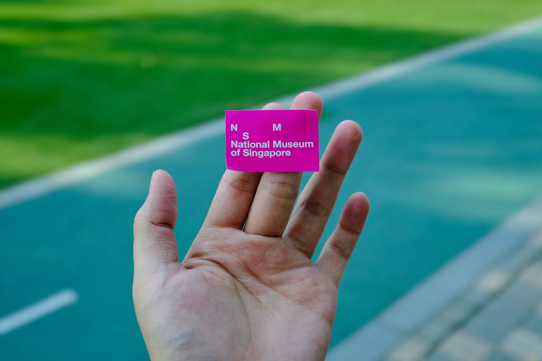 découvrez notre carte d'arrivée numérique, une solution pratique et rapide pour simplifier votre enregistrement à l'hôtel ou à votre destination. profitez d'un processus sans papier, sécurisé et efficace, pour un voyage sans tracas.