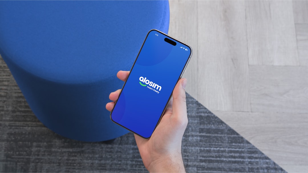 découvrez tout ce qu'il faut savoir sur l'esim : la carte sim virtuelle qui révolutionne votre expérience mobile. apprenez comment fonctionne l'esim, ses avantages, et comment l'installer sur vos appareils pour profiter d'une connectivité simplifiée et plus flexible.