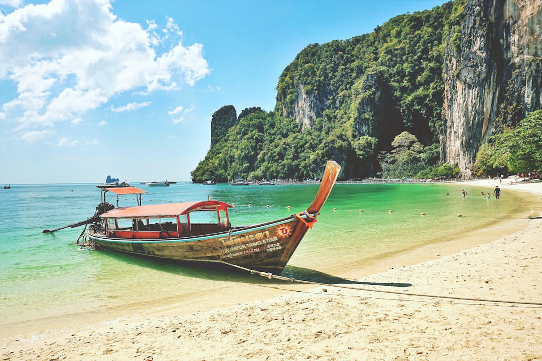 découvrez nos conseils de voyage pour la thaïlande : astuces pratiques, meilleures destinations, recommandations culinaires et conseils sur la culture locale pour un séjour inoubliable.
