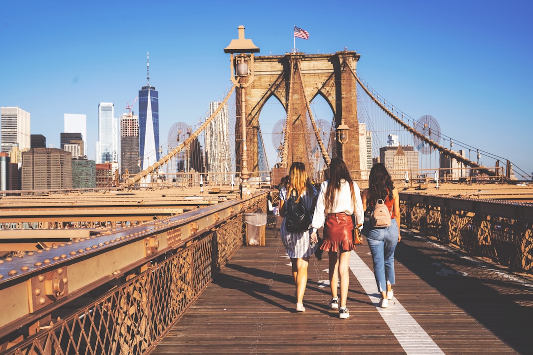 découvrez les meilleures destinations, conseils pratiques et expériences inoubliables pour les touristes. explorez le monde avec notre guide complet adapté à vos envies d'évasion.