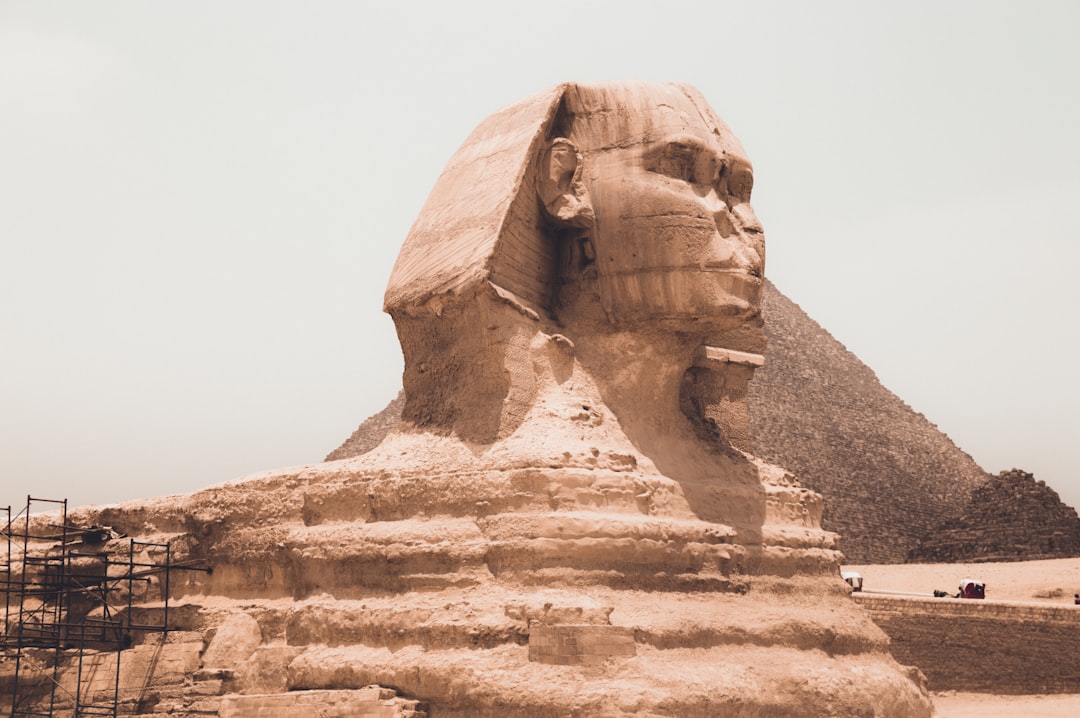 explorez l'égypte, une terre légendaire aux pyramides fascinantes, au nil majestueux et à l'histoire millénaire. découvrez sa culture riche, ses sites antiques et ses paysages exceptionnels.