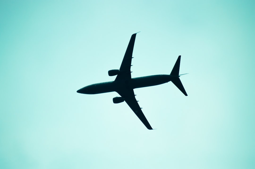 découvrez comment obtenir des vols gratuits facilement : astuces, programmes de fidélité et conseils pour voyager sans payer votre billet d’avion.