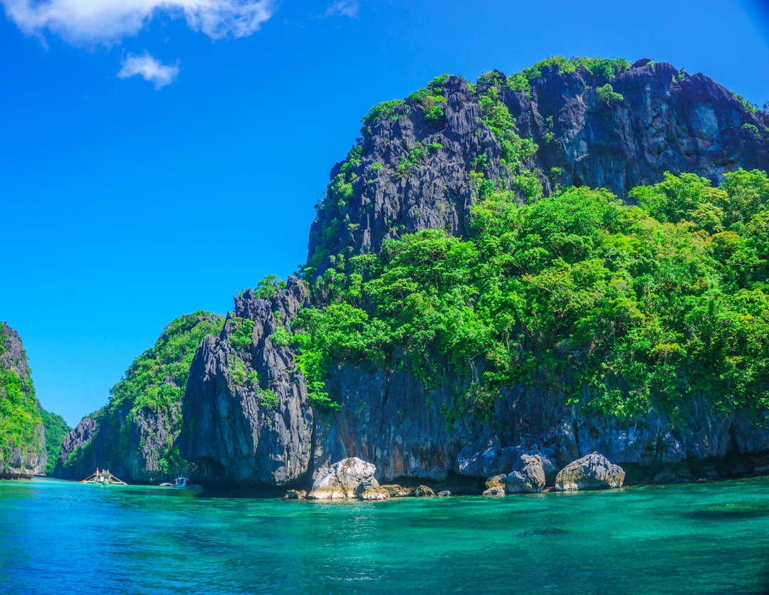 découvrez le nord-est de la thaïlande, une région authentique avec des paysages magnifiques, des temples anciens et une culture locale unique. idéale pour un voyage hors des sentiers battus.