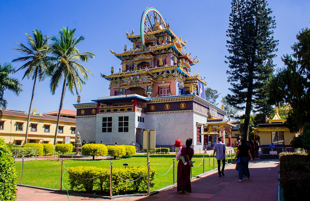 découvrez le meilleur itinéraire au sri lanka pour explorer temples anciens, plages idylliques et plantations de thé. conseils pratiques, incontournables et conseils de voyage inclus.
