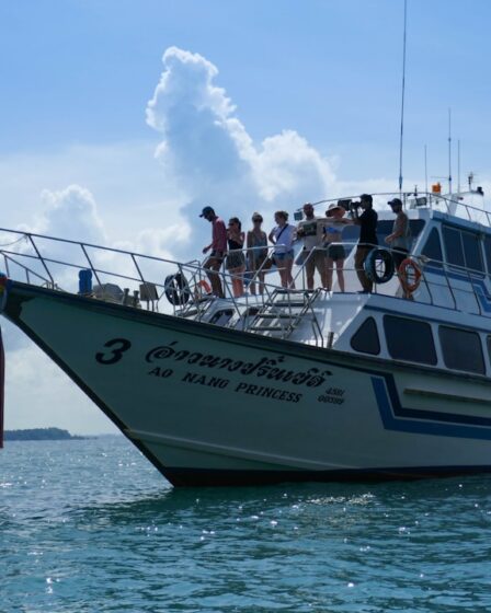 découvrez la thaïlande à travers ses sites touristiques incontournables, sa culture vibrante, sa cuisine savoureuse et ses plages paradisiaques. préparez votre voyage et explorez le meilleur du tourisme thaïlandais !