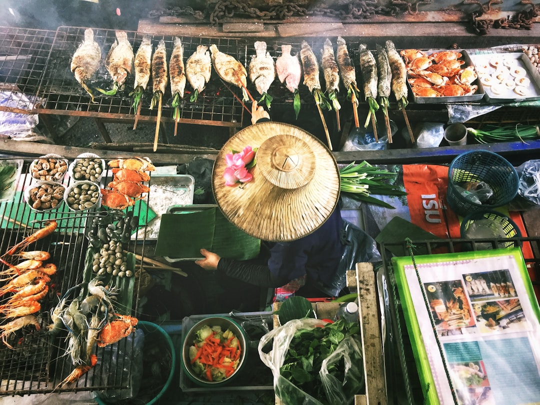 découvrez la thaïlande : plages paradisiaques, temples majestueux, cuisine savoureuse et culture fascinante. préparez votre voyage au pays du sourire !