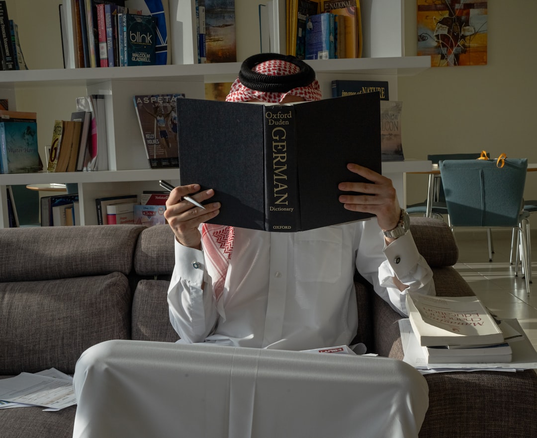 participez à une séance de dédicaces exceptionnelle et rencontrez l’auteur lors de notre événement de book signing. une occasion unique d’obtenir un livre signé et d’échanger avec l’écrivain autour de ses œuvres !