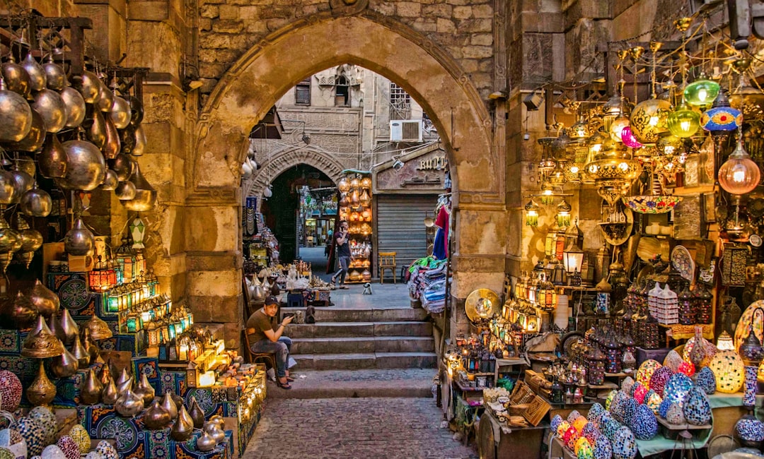 découvrez l'égypte, une terre de mystères et d'histoire, célèbre pour ses pyramides, le nil et son riche patrimoine culturel. préparez votre voyage idéal et explorez les merveilles de l'égypte dès aujourd'hui.