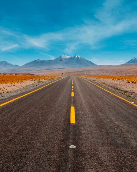 partez à l’aventure sur les plus belles routes avec notre guide road trip : itinéraires incontournables, conseils pratiques et astuces pour un voyage inoubliable en voiture.