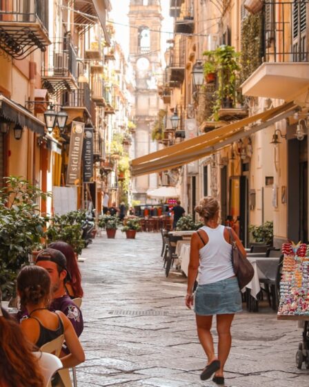 découvrez la sicile, une île italienne enchanteresse au cœur de la méditerranée, réputée pour ses paysages spectaculaires, son patrimoine historique et sa délicieuse cuisine locale.