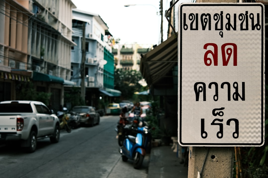 découvrez nos conseils essentiels pour voyager en toute sécurité en thaïlande : recommandations pratiques, précautions à prendre et astuces pour profiter sereinement de votre séjour.