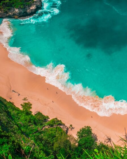 découvrez bali, l'île paradisiaque d’indonésie : plages de sable fin, rizières verdoyantes, temples majestueux et culture vibrante pour un voyage inoubliable.