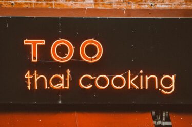 découvrez la cuisine thaïlandaise : recettes authentiques, saveurs exotiques et astuces pour préparer des plats thaï facilement à la maison.