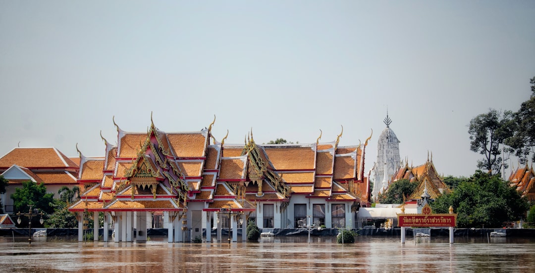 informations et actualités sur les inondations en thaïlande : causes, impacts et mesures de prévention pour protéger les populations et les infrastructures.