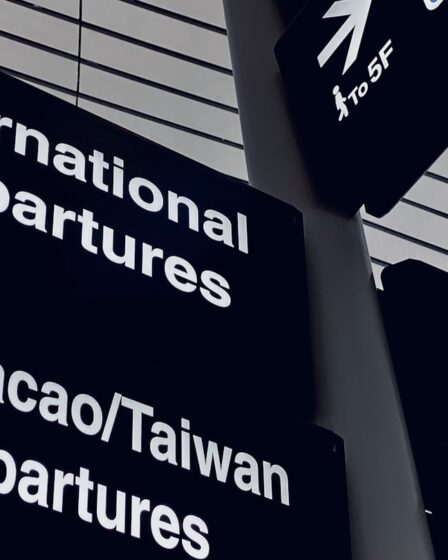 augmentation de la taxe aéroportuaire internationale : impact sur les voyageurs et nouvelles régulations à connaître.