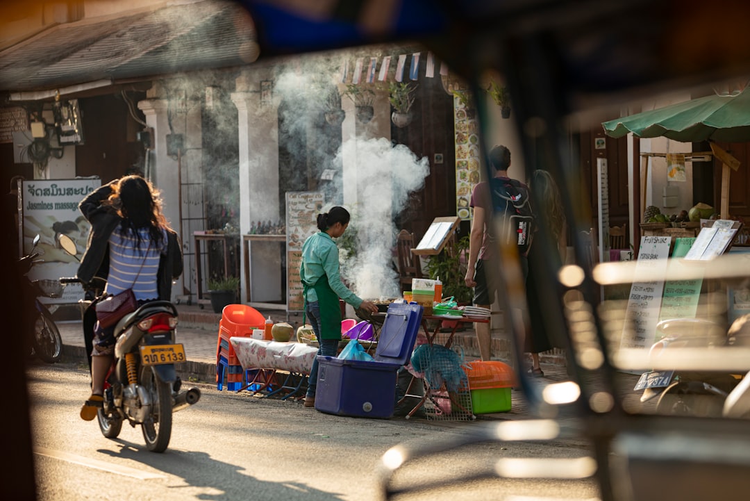 conseils de sécurité pour les voyageurs en thaïlande et au cambodge : informations sur le conflit, précautions à prendre et recommandations pour un séjour sécurisé.