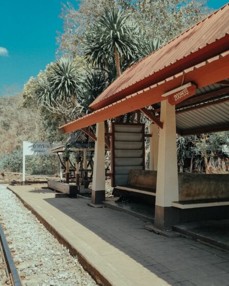 découvrez le voyage en train en thaïlande, une expérience unique entre paysages magnifiques et culture locale authentique.