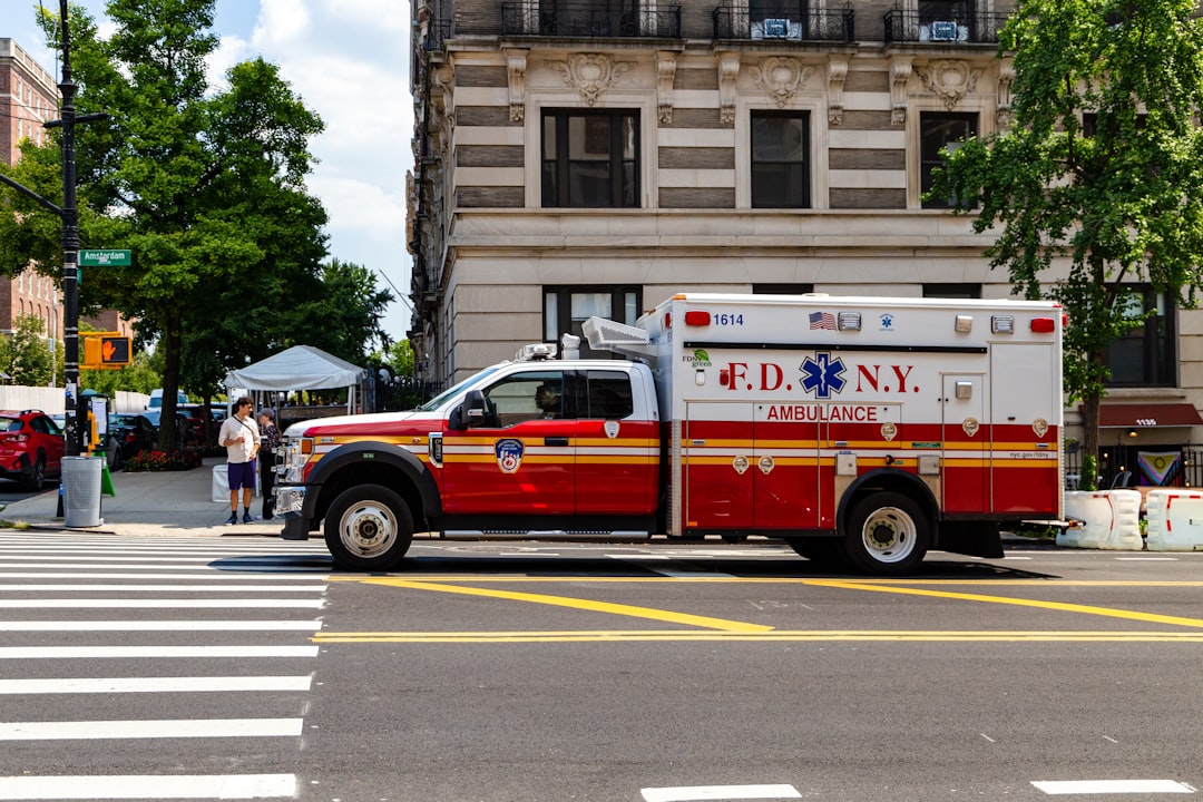 urgence médicale : guide rapide pour reconnaître les symptômes, agir efficacement et contacter les secours en cas de situation critique.